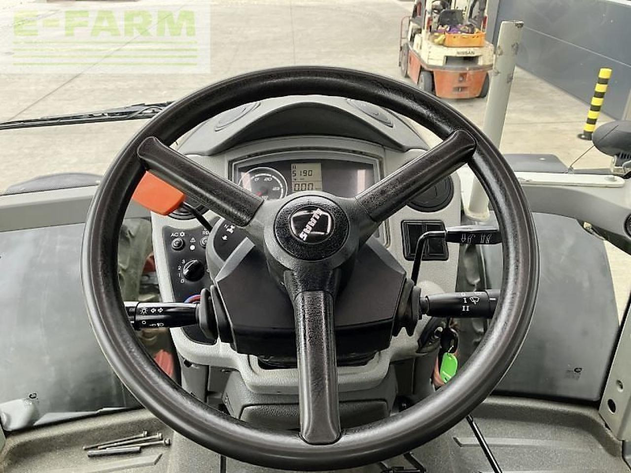 Tracteur agricole CLAAS arion 640 cebis CEBIS