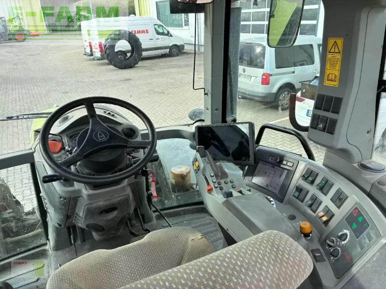 Tracteur agricole CLAAS arion 640 cebis CEBIS
