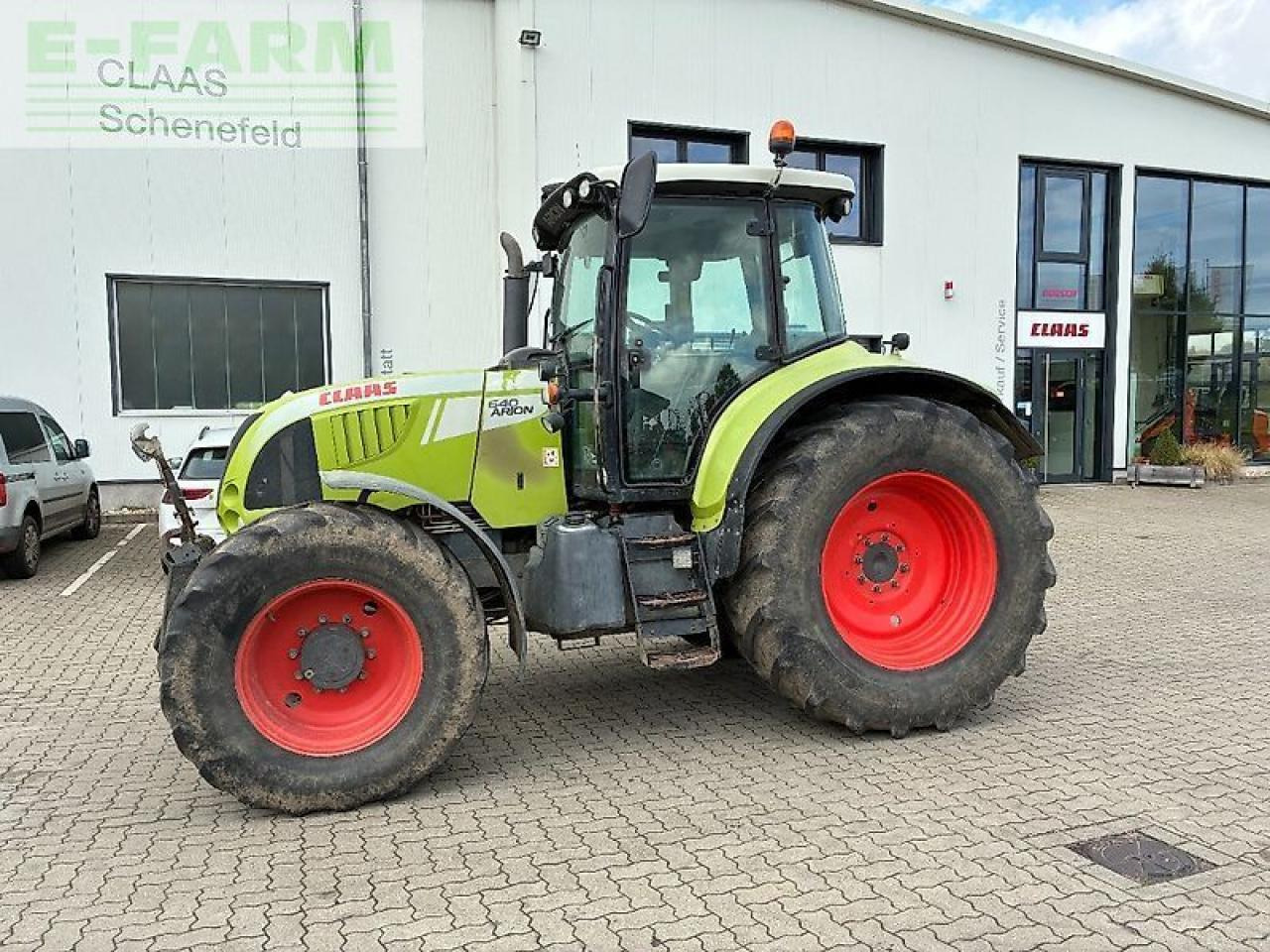Tracteur agricole CLAAS arion 640 cebis CEBIS