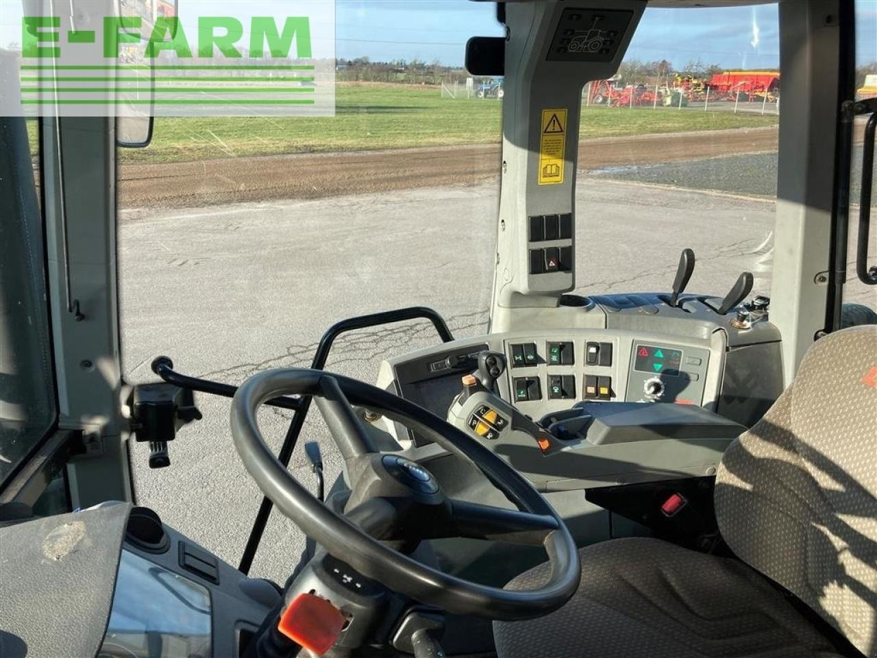 Tracteur agricole CLAAS arion 640 cebis CEBIS