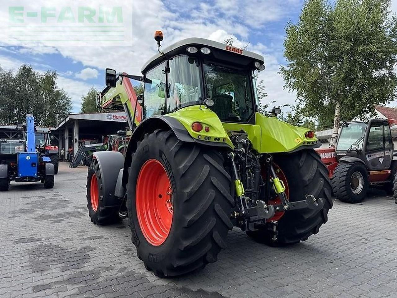 Tracteur agricole CLAAS arion 640 cis + quicke q65 CIS