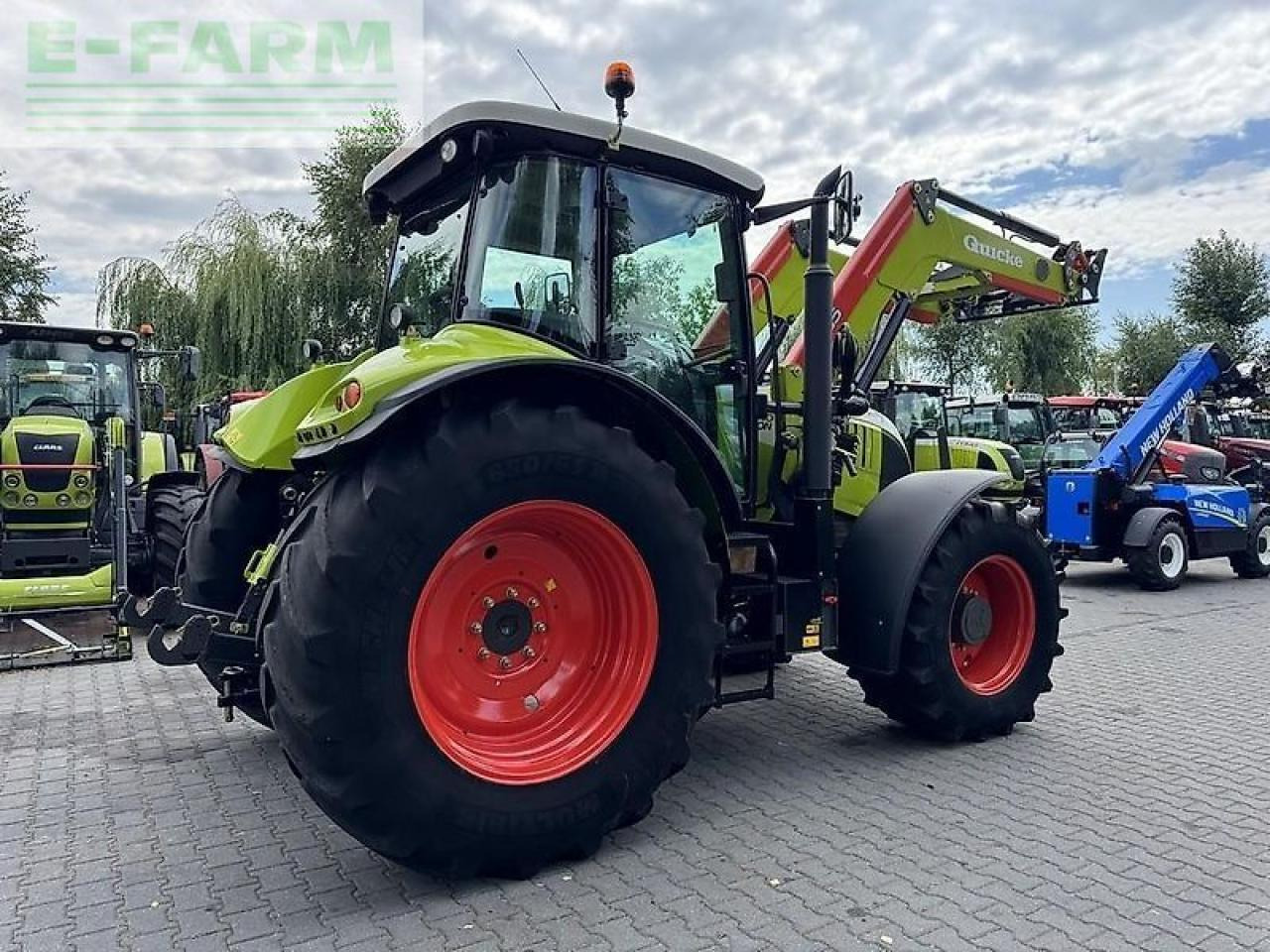 Tracteur agricole CLAAS arion 640 cis + quicke q65 CIS