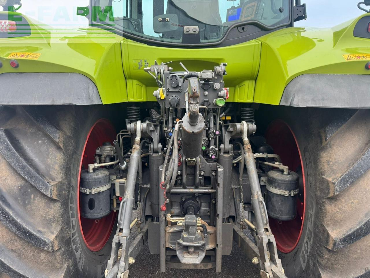 Tracteur agricole CLAAS arion 640 cmatic