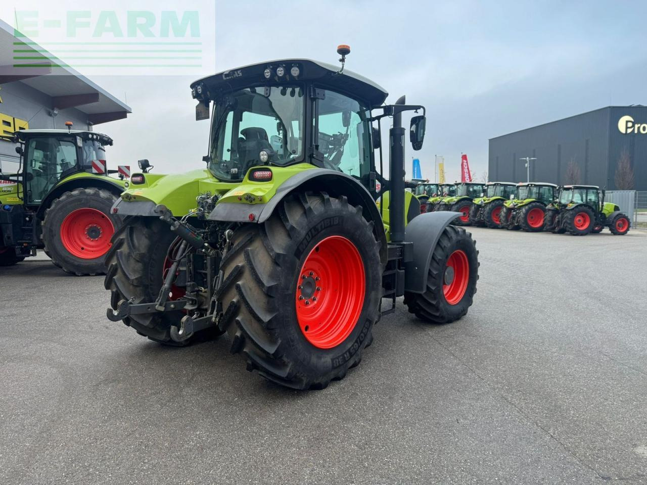 Tracteur agricole CLAAS arion 640 cmatic