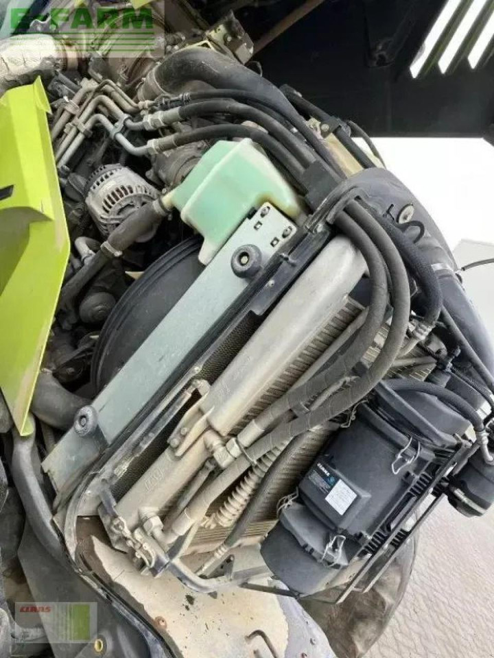 Tracteur agricole CLAAS arion 640 hexashift