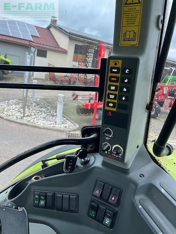 Tracteur agricole CLAAS arion 650