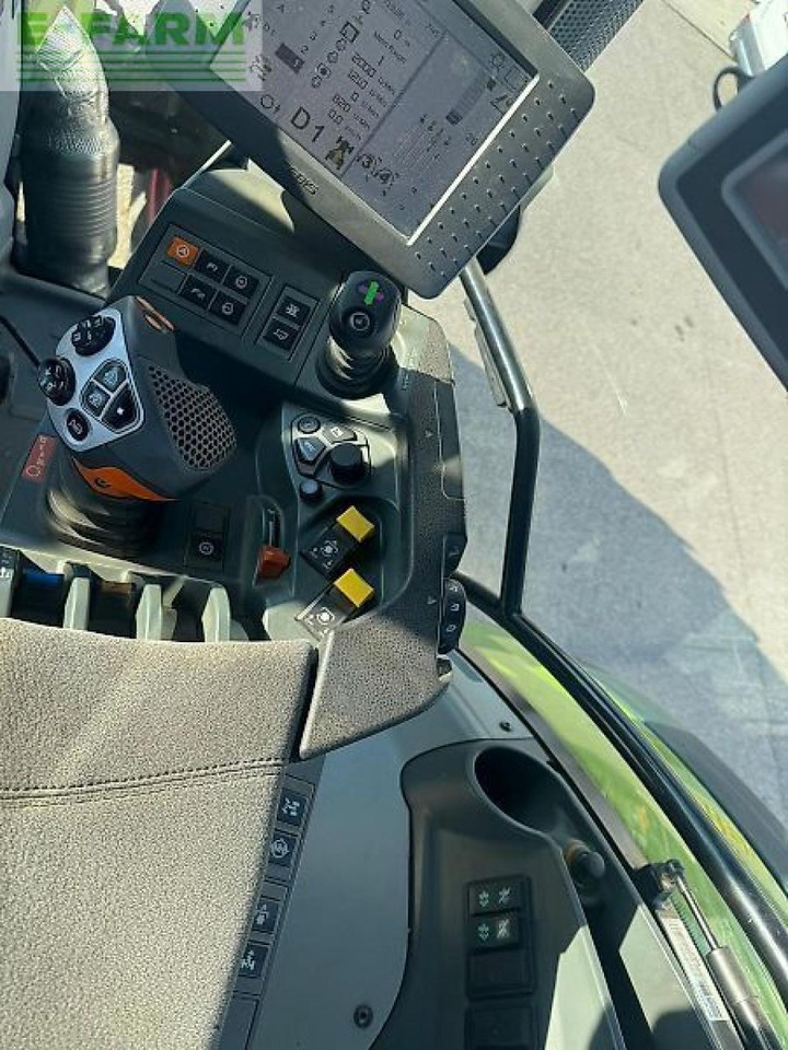 Tracteur agricole CLAAS arion 650