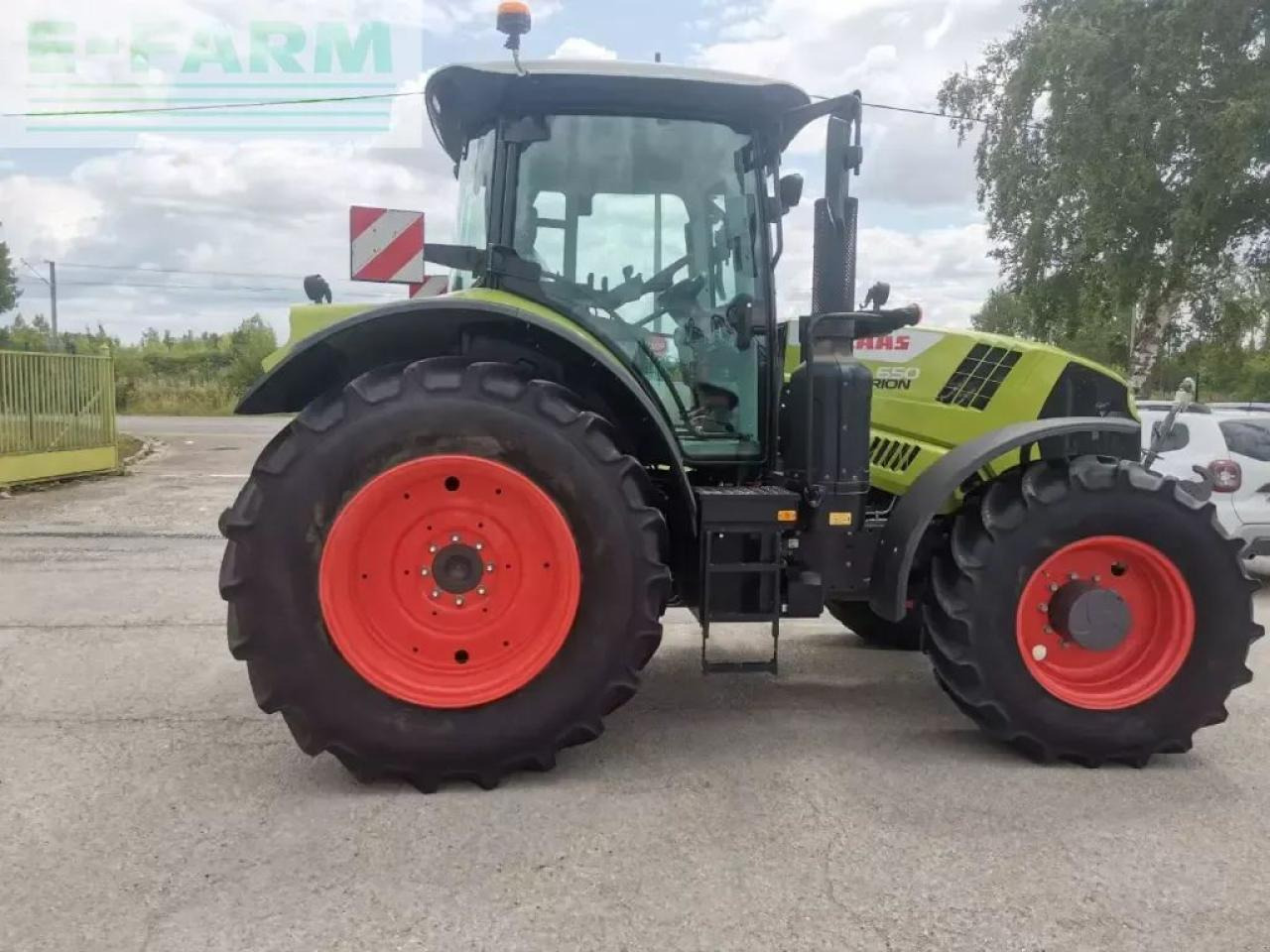 Tracteur agricole CLAAS arion 650