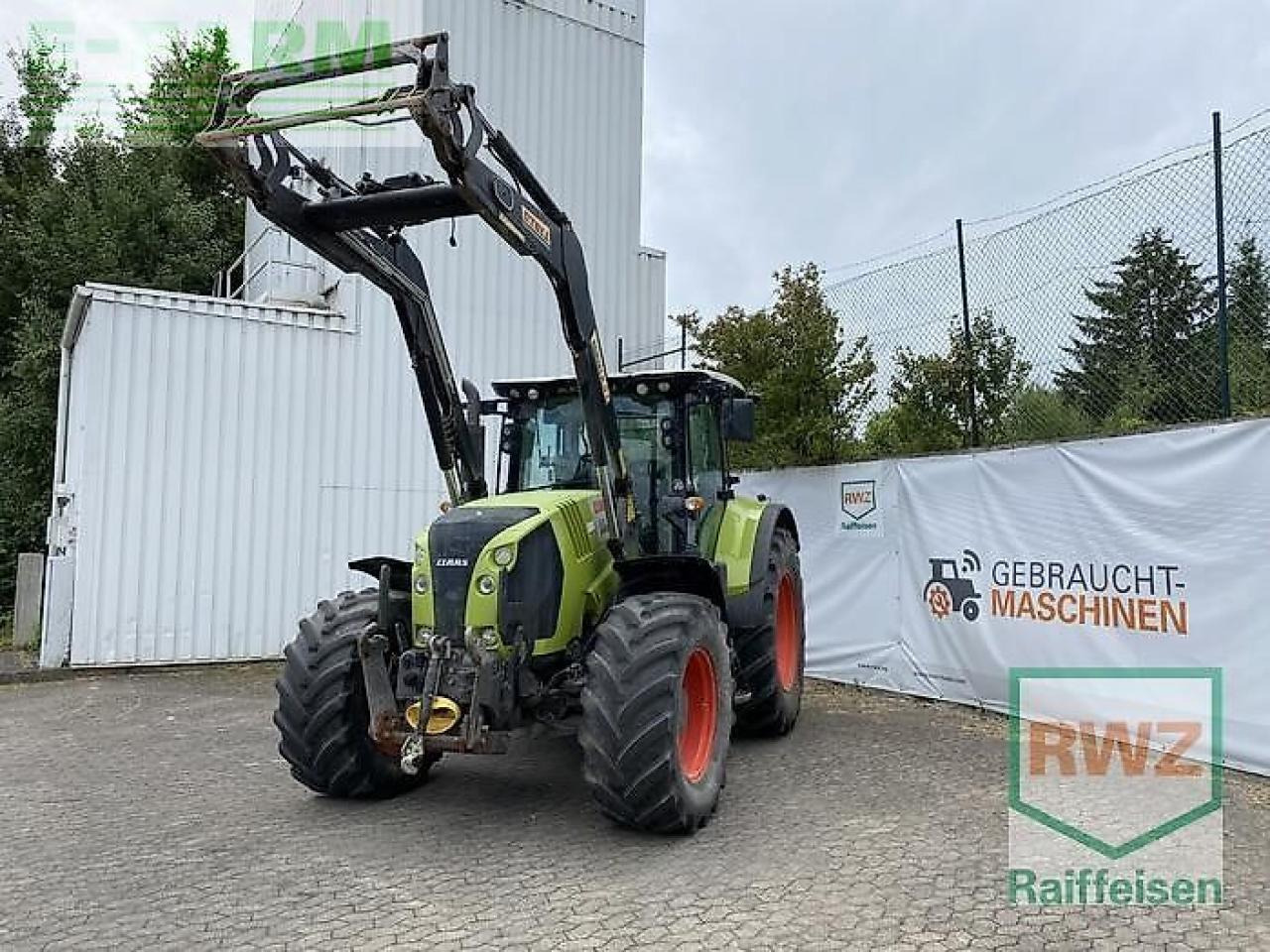 Tracteur agricole CLAAS arion 650
