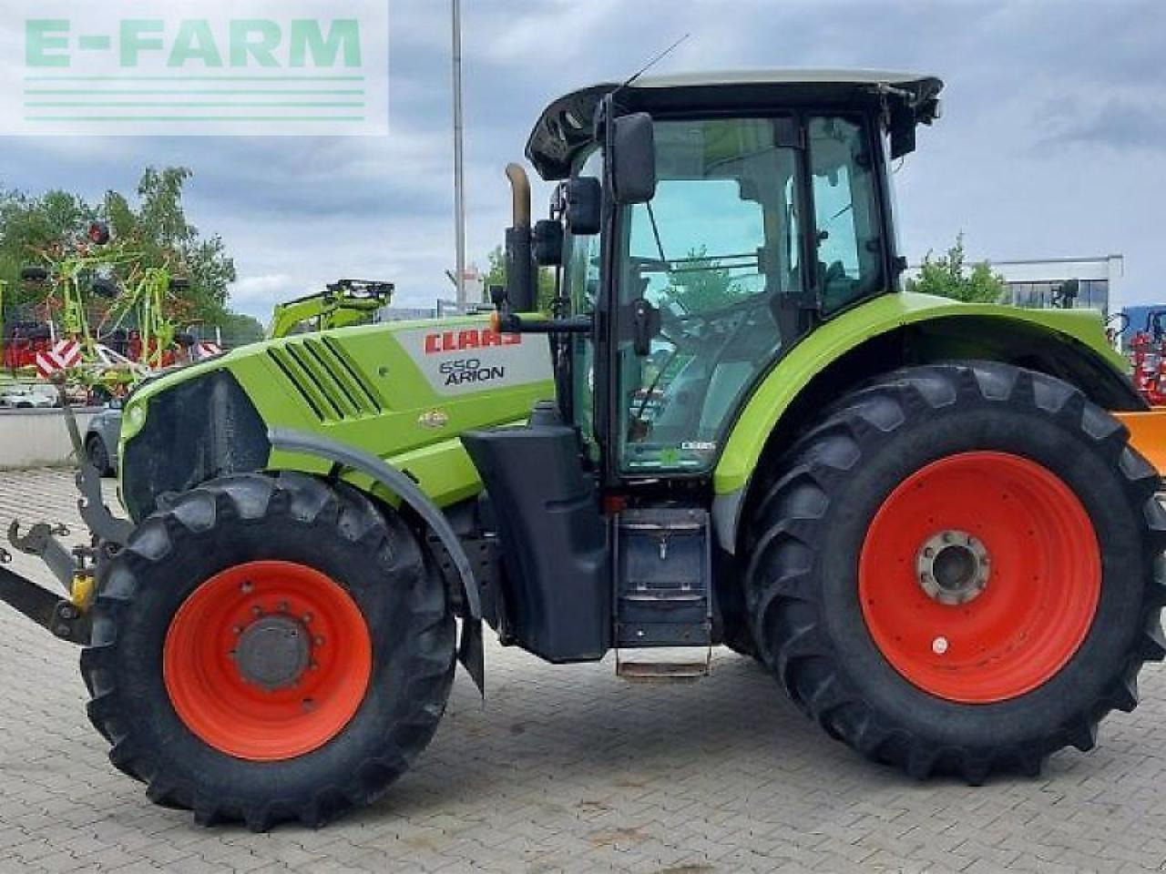 Tracteur agricole CLAAS arion 650