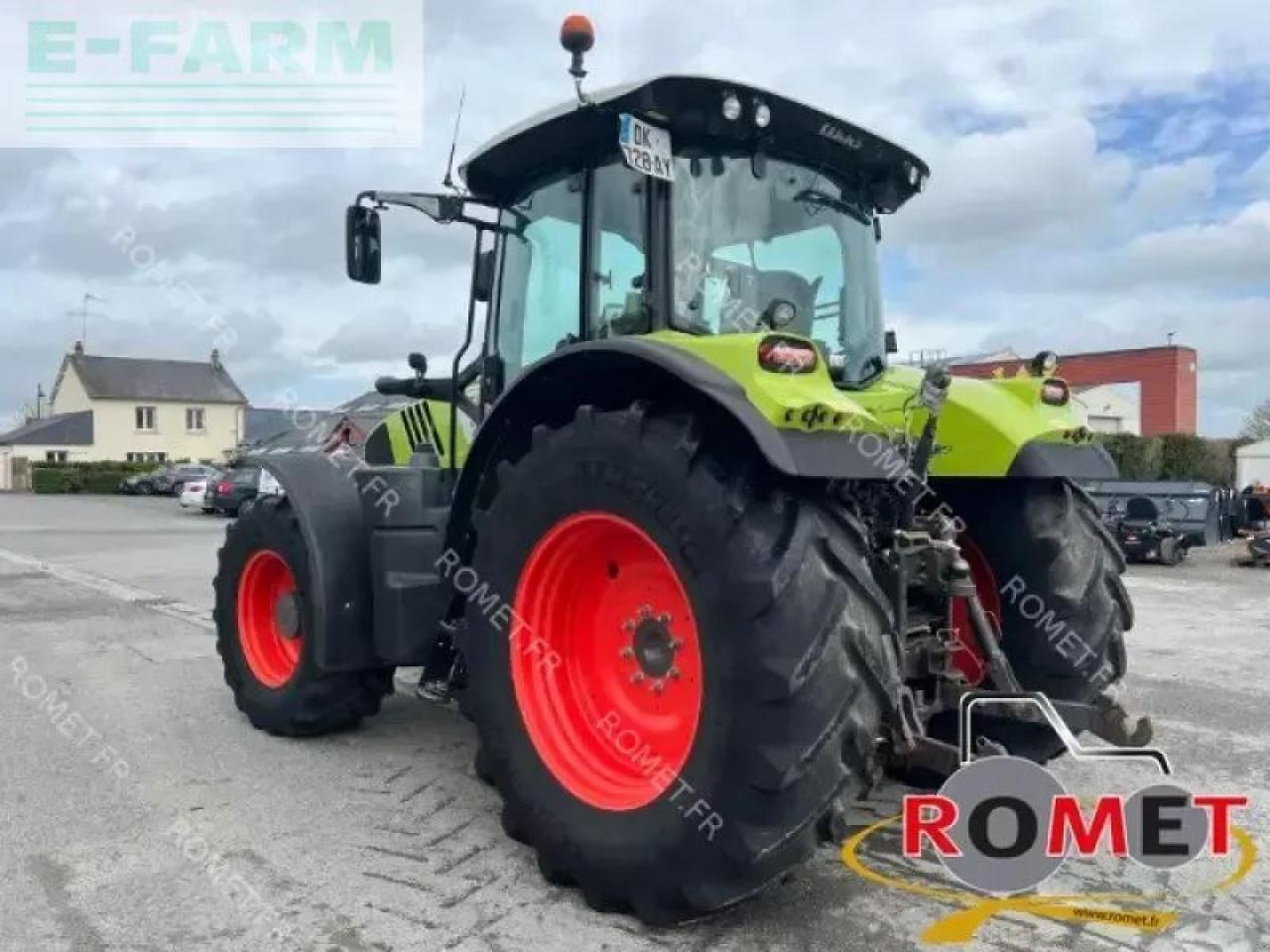 Tracteur agricole CLAAS arion 650