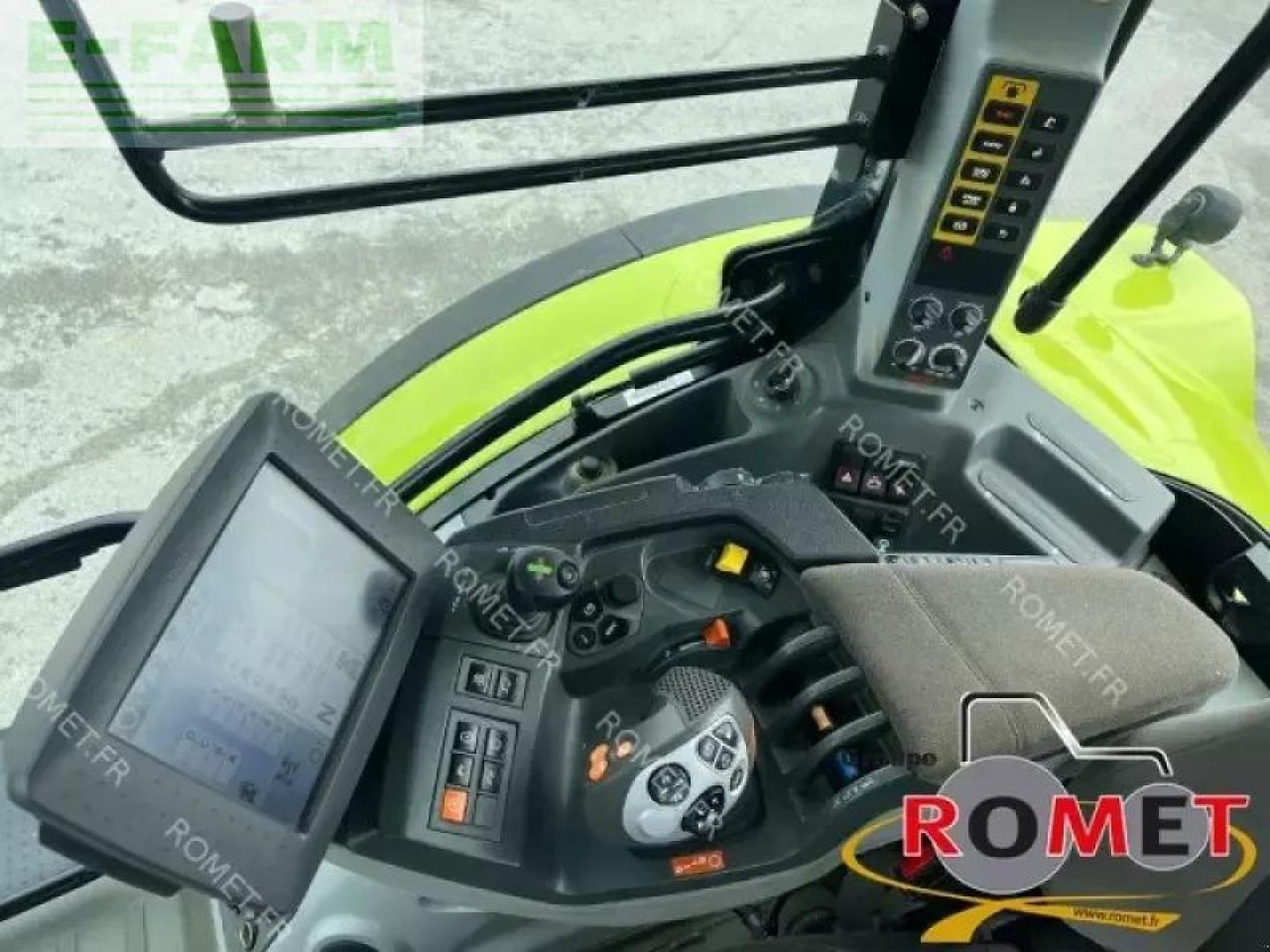 Tracteur agricole CLAAS arion 650
