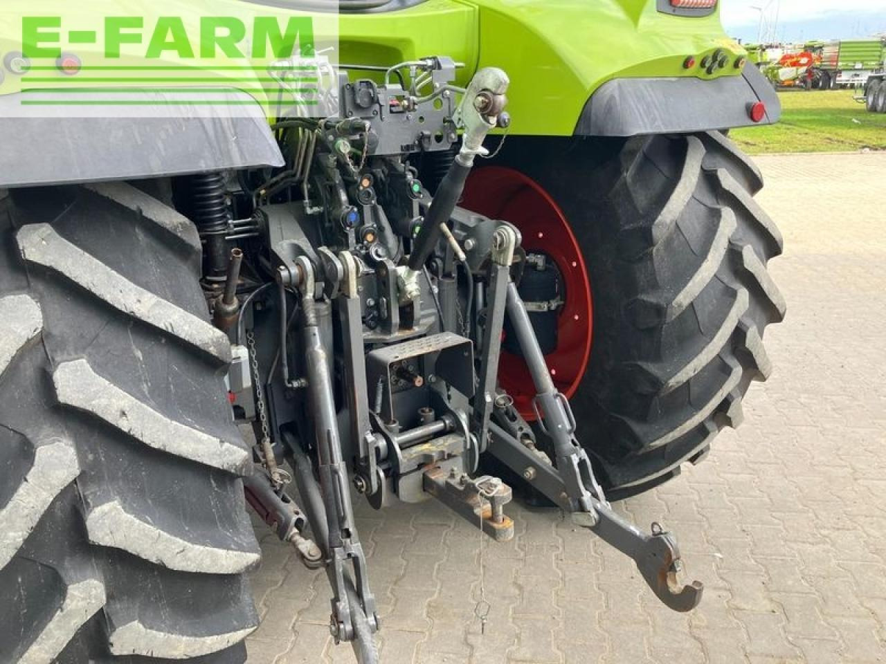 Tracteur agricole CLAAS arion 650