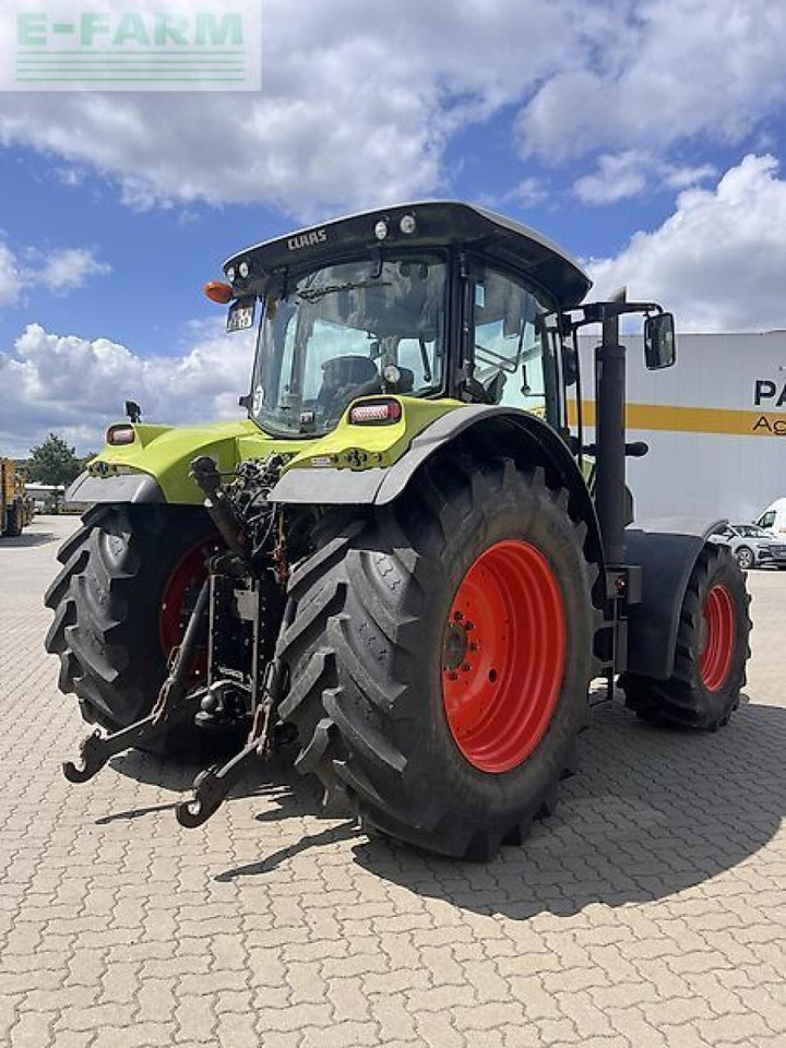 Tracteur agricole CLAAS arion 650