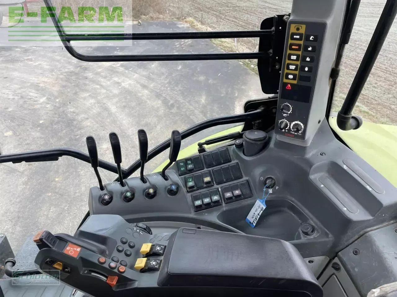Tracteur agricole CLAAS arion 650