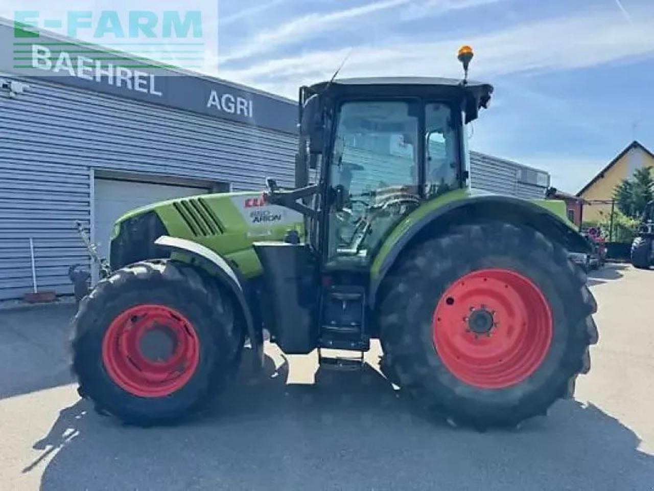 Tracteur agricole CLAAS arion 650