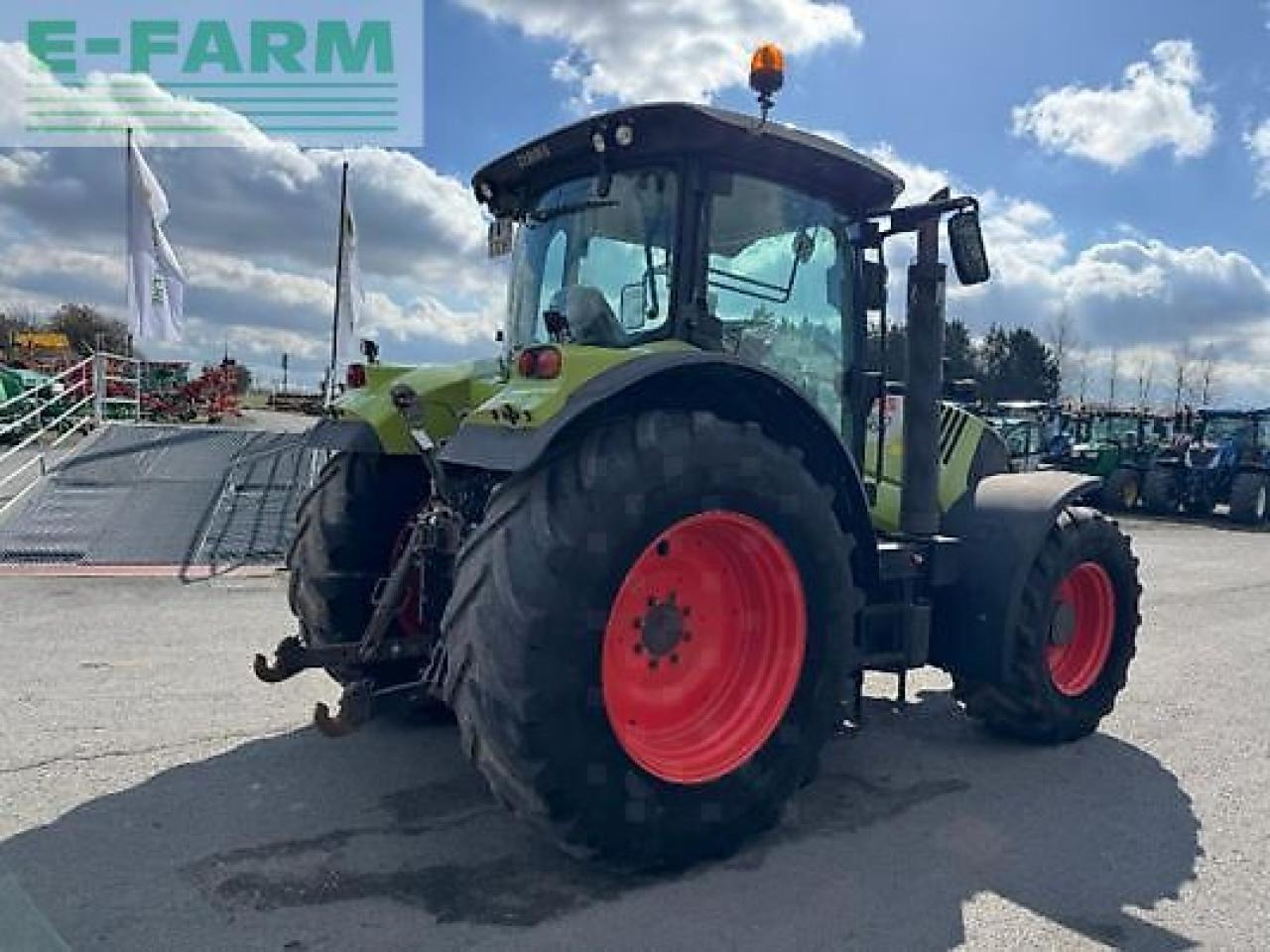 Tracteur agricole CLAAS arion 650