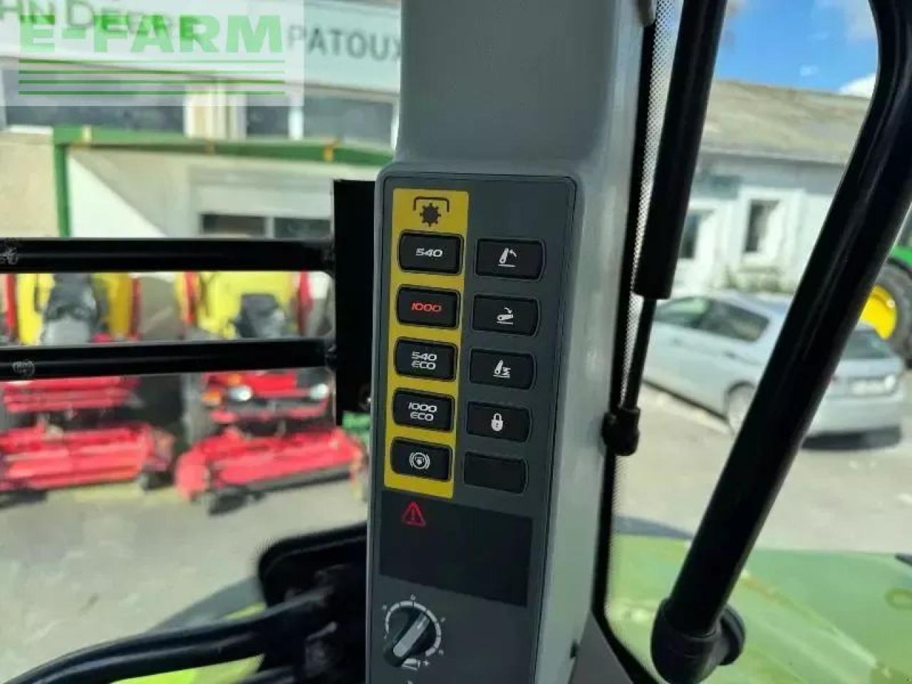 Tracteur agricole CLAAS arion 650