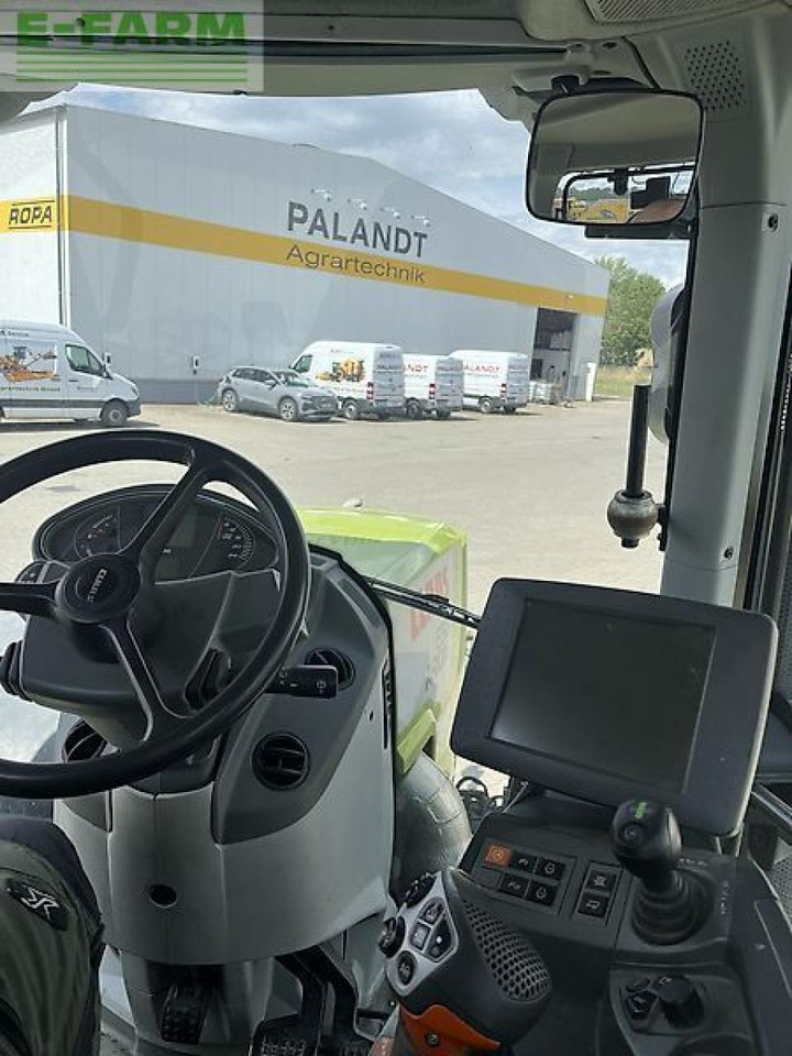 Tracteur agricole CLAAS arion 650