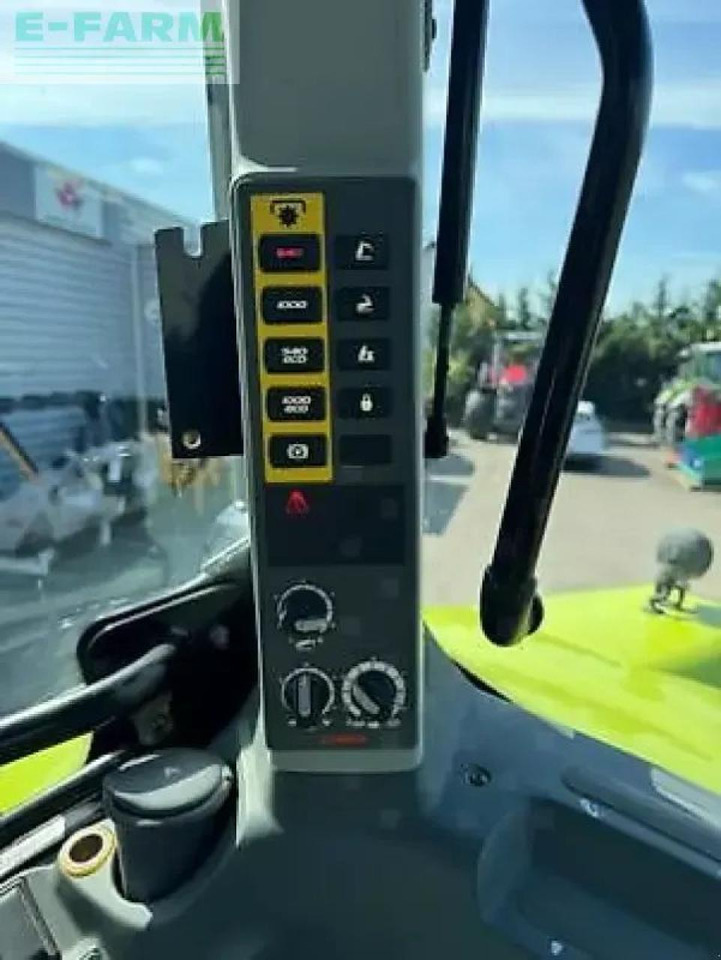 Tracteur agricole CLAAS arion 650