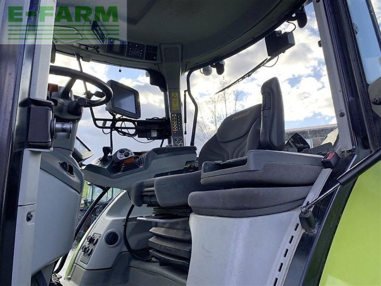 Tracteur agricole CLAAS arion 650 cebis CEBIS
