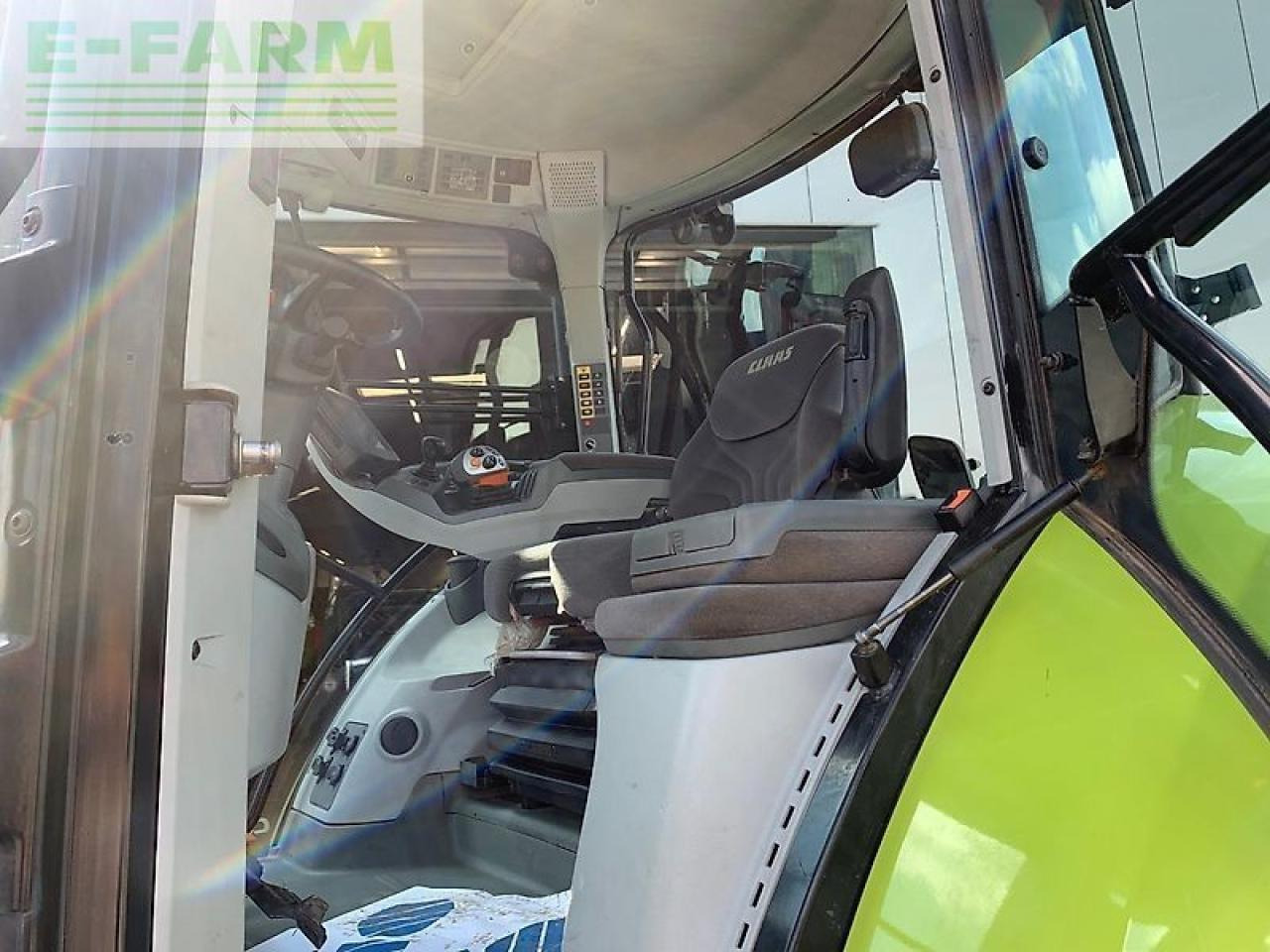 Tracteur agricole CLAAS arion 650 cebis hexa CEBIS