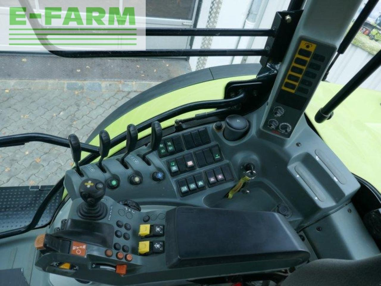 Tracteur agricole CLAAS arion 650 cis