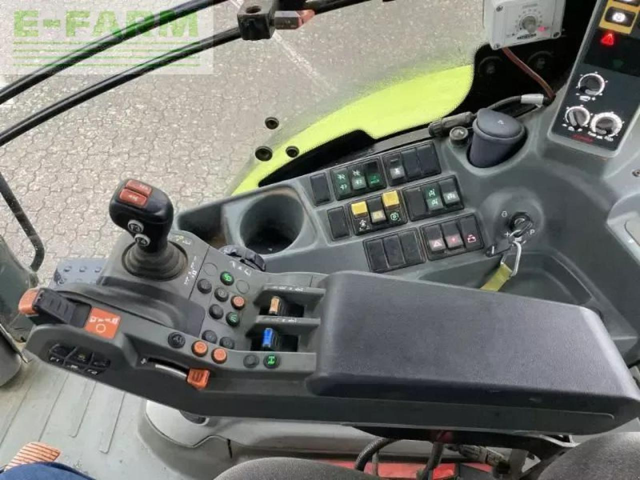 Tracteur agricole CLAAS arion 650 cis+ CIS+