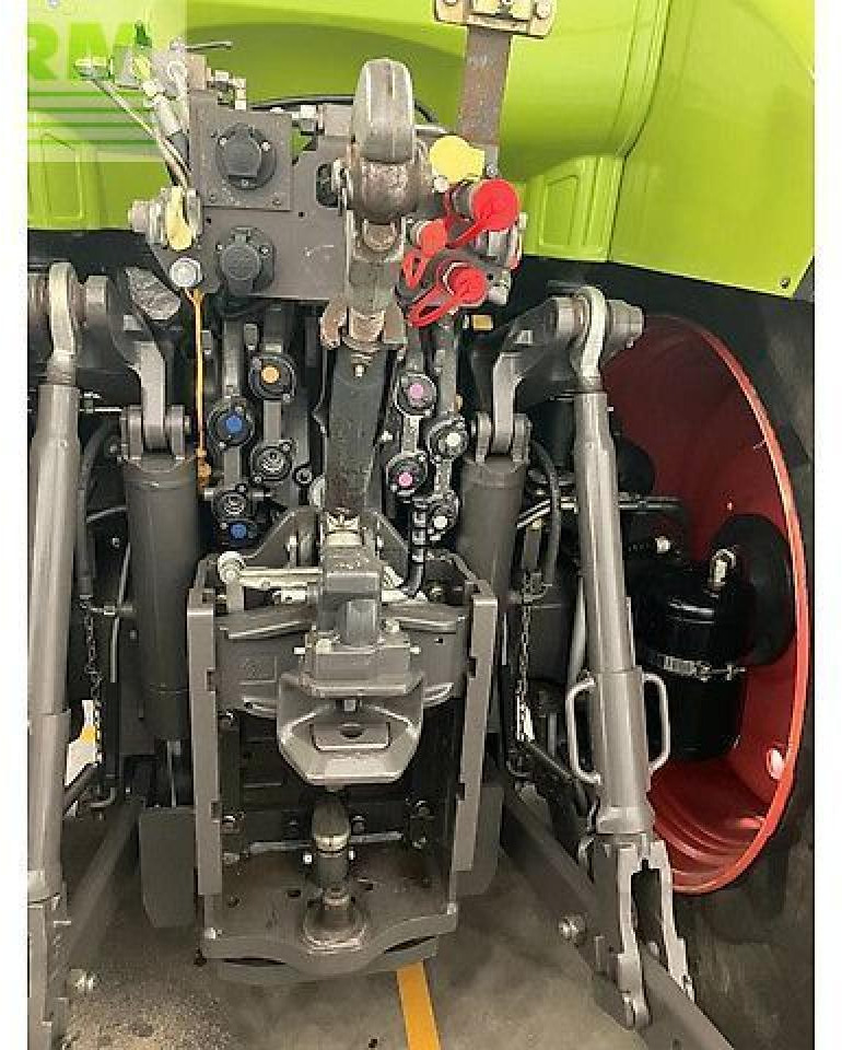 Tracteur agricole CLAAS arion 650 cis CIS