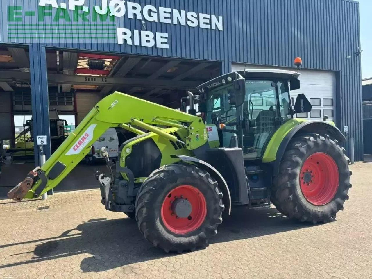 Tracteur agricole CLAAS arion 650 cis CIS
