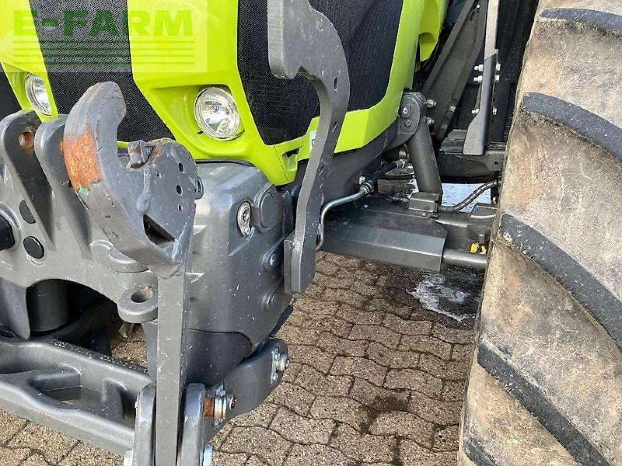 Tracteur agricole CLAAS arion 650 cis + fl140 CIS+