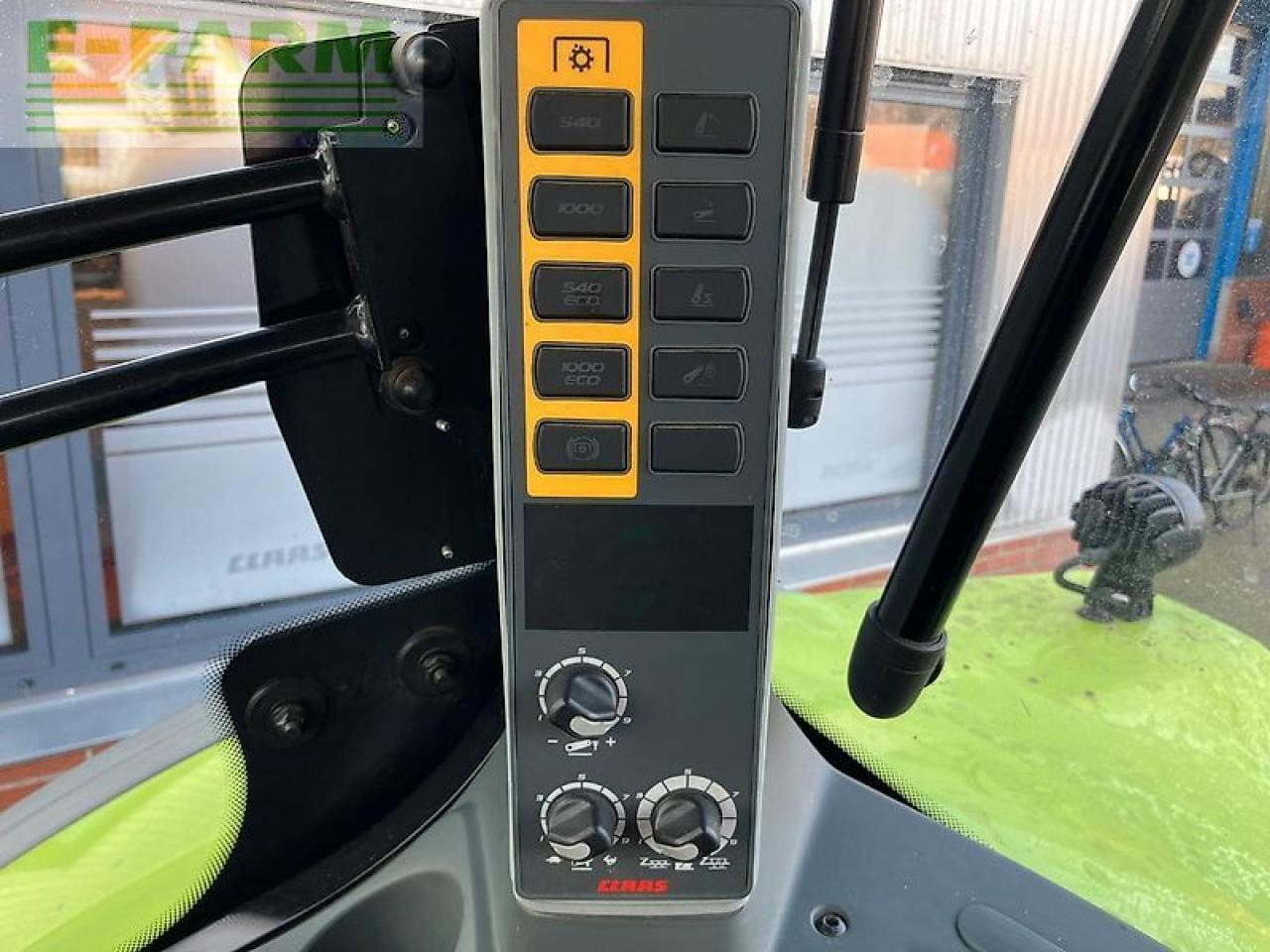 Tracteur agricole CLAAS arion 650 cis + fl140 CIS+