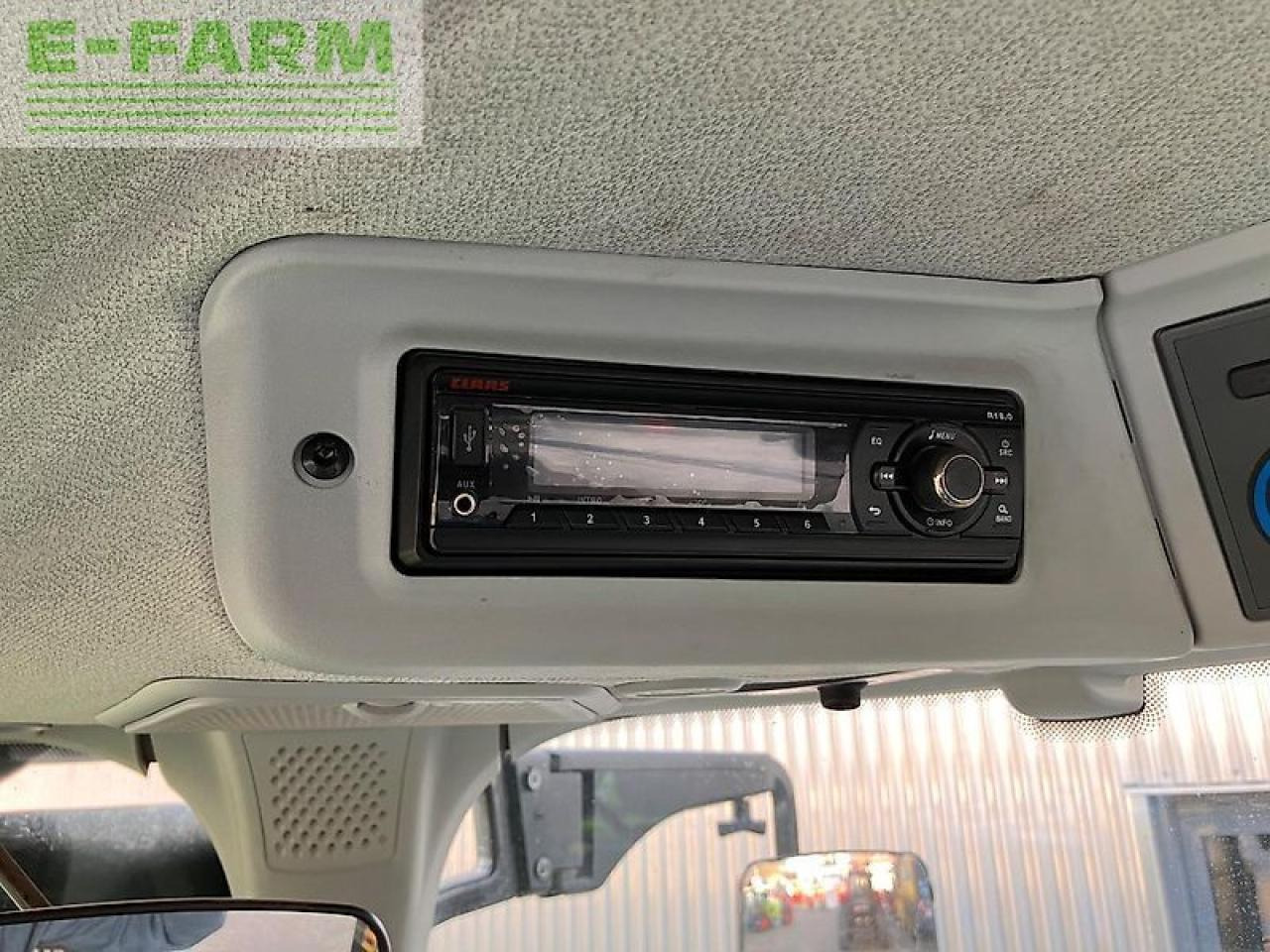 Tracteur agricole CLAAS arion 650 cis + fl140 CIS+