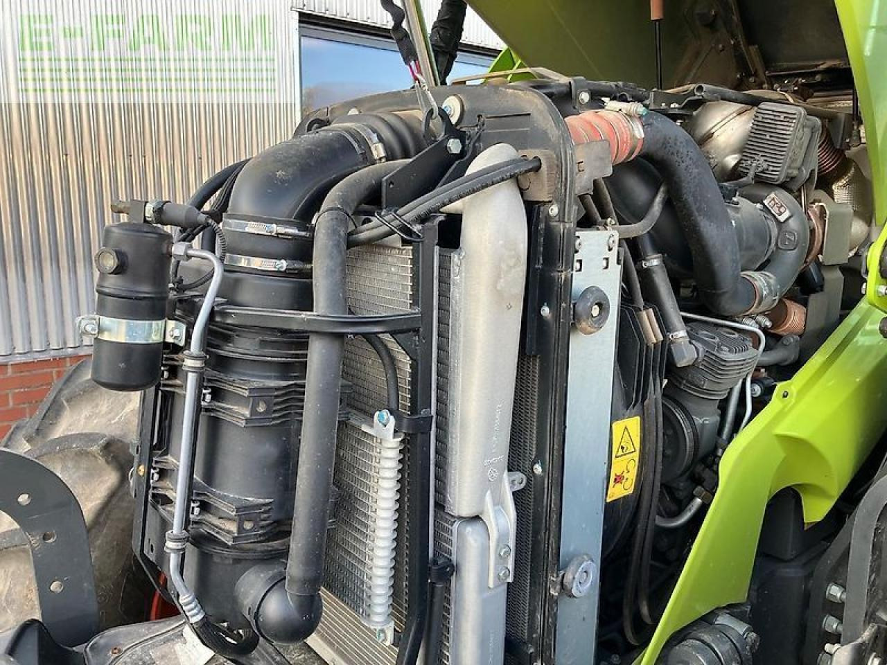 Tracteur agricole CLAAS arion 650 cis + fl140 CIS+