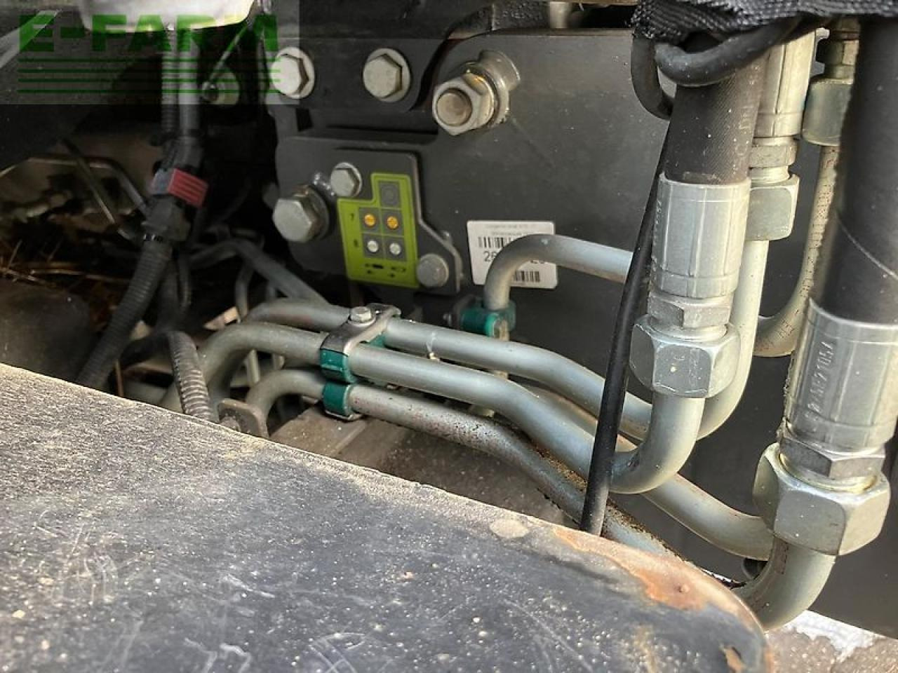 Tracteur agricole CLAAS arion 650 cis + fl140 CIS+