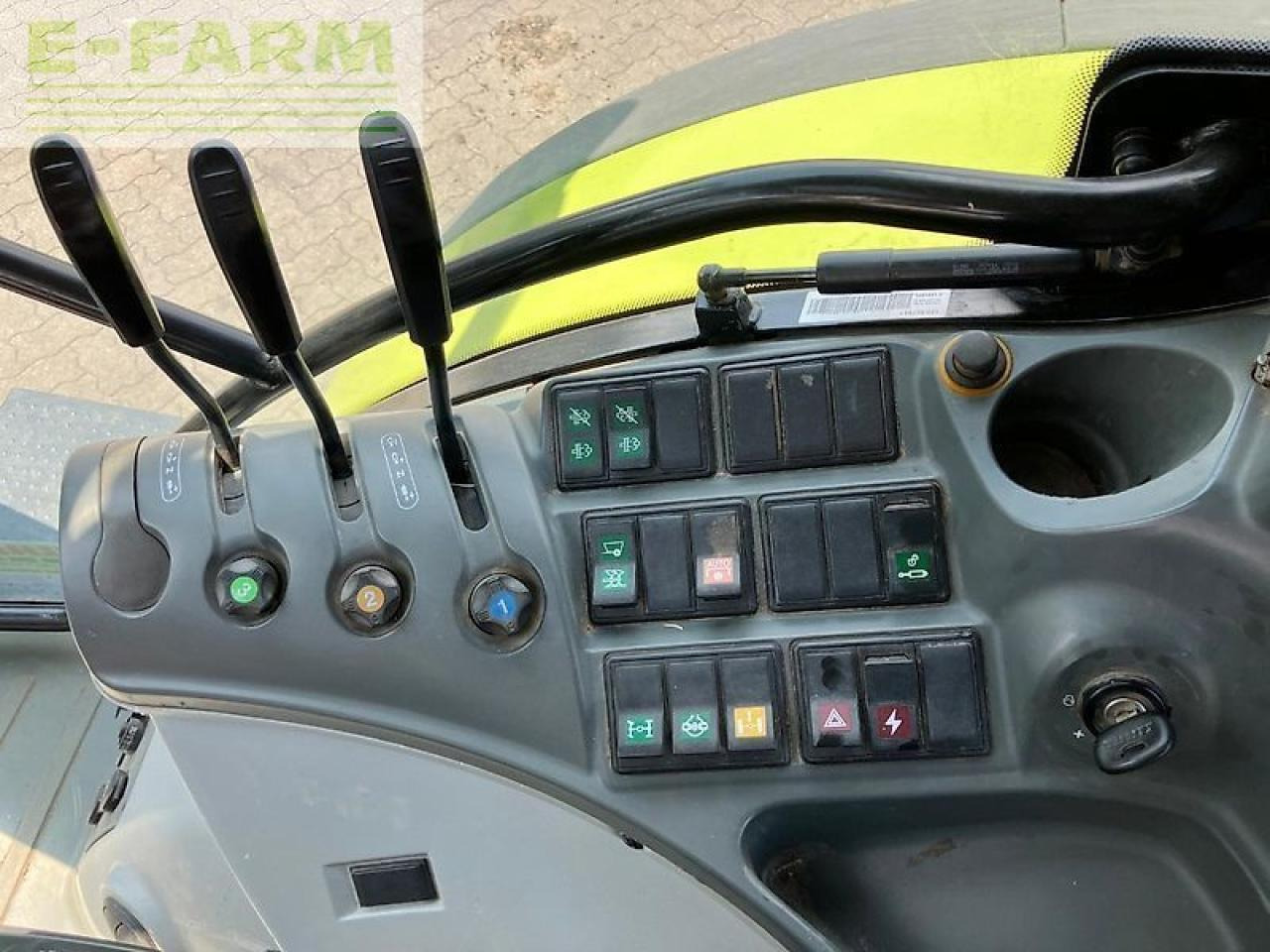 Tracteur agricole CLAAS arion 650 cis hexashift HEXASHIFT CIS