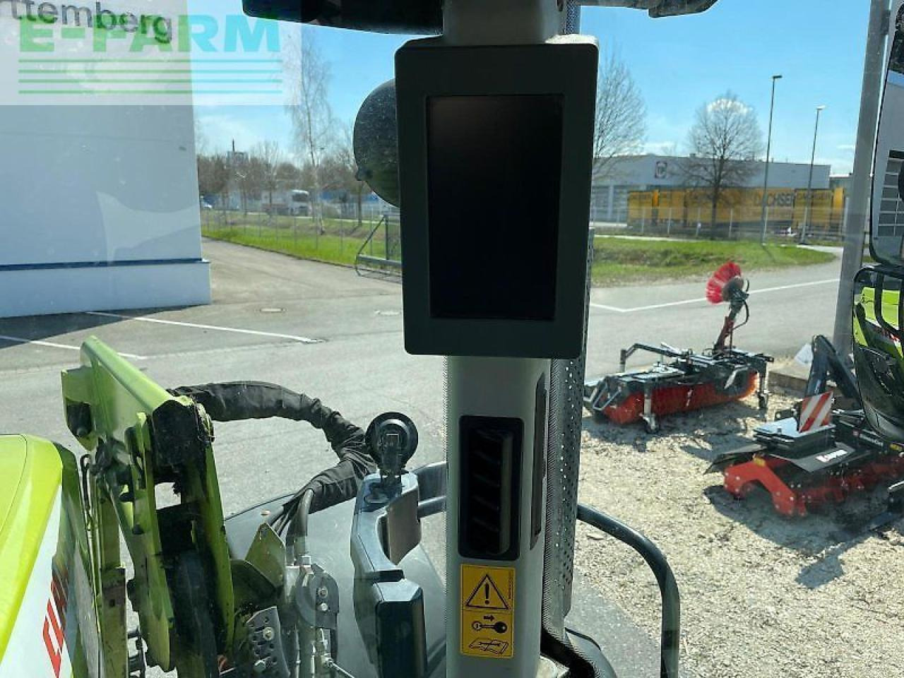 Tracteur agricole CLAAS arion 650 cis+ mit fl CIS+