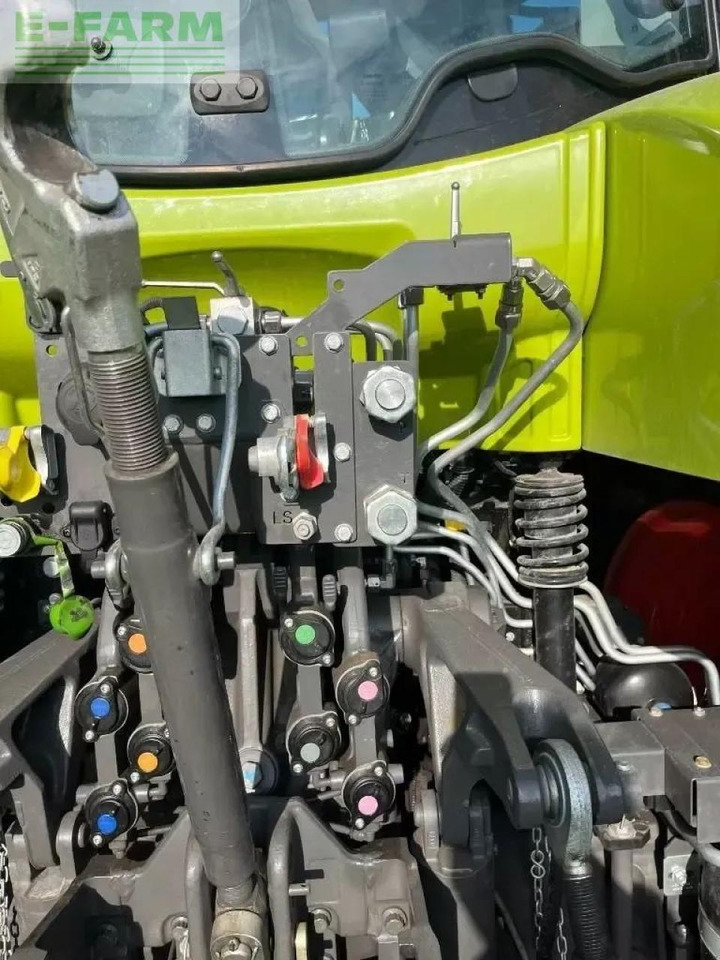 Tracteur agricole CLAAS arion 650 cmatic CMATIC