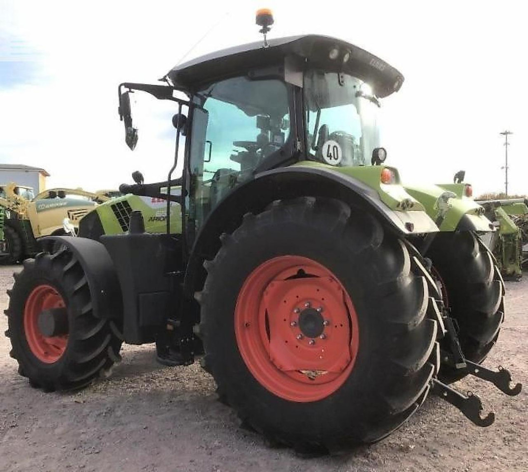 Tracteur agricole CLAAS arion 650 hexa