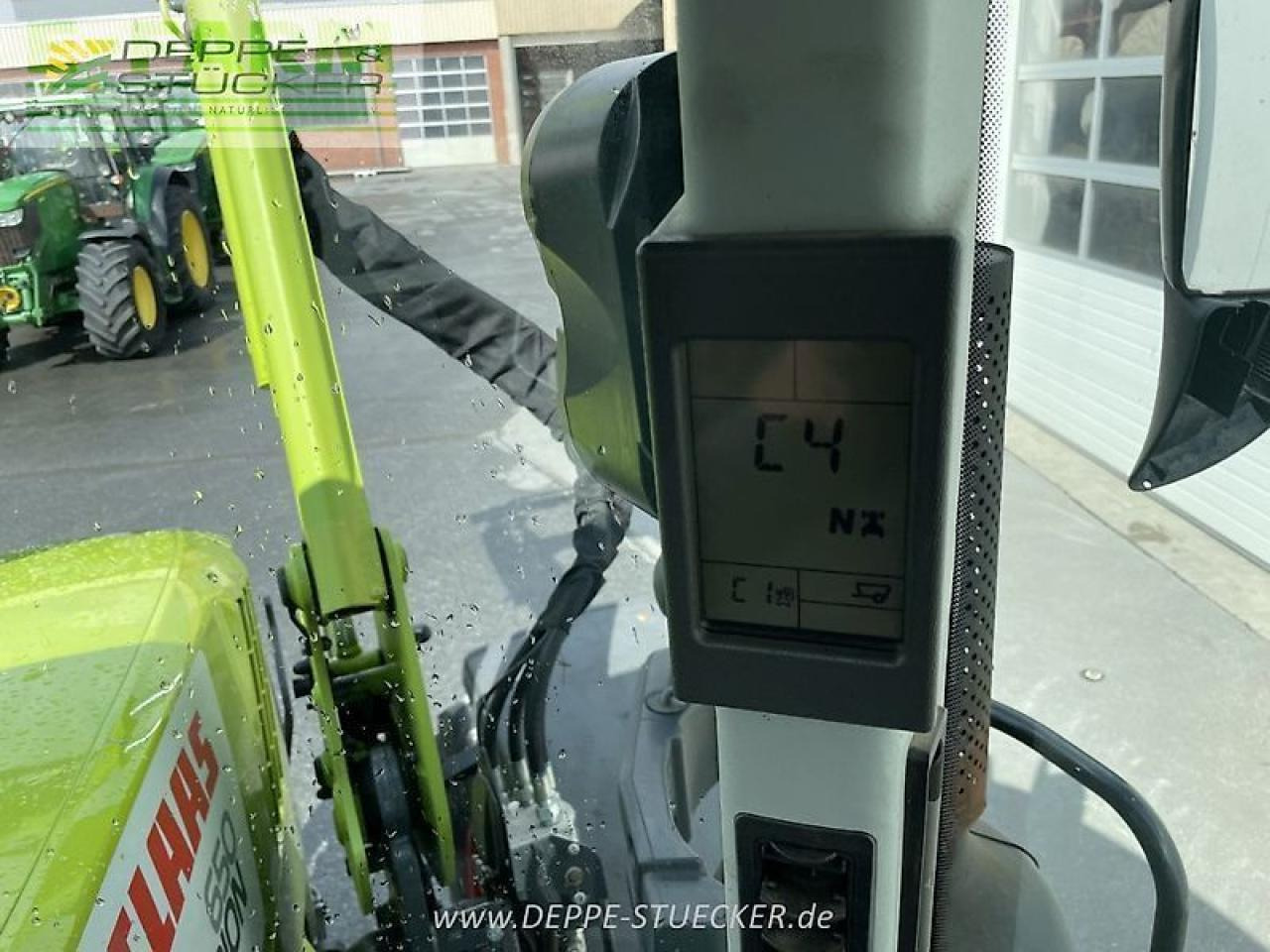 Tracteur agricole CLAAS arion 650 hexashift