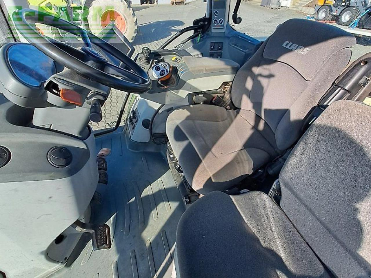 Tracteur agricole CLAAS arion 650 t4i