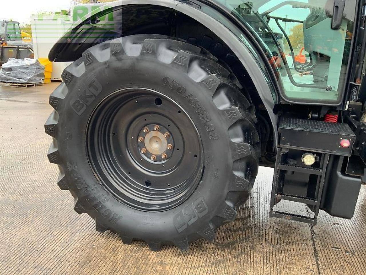 Tracteur agricole CLAAS arion 650 tractor (st24962)