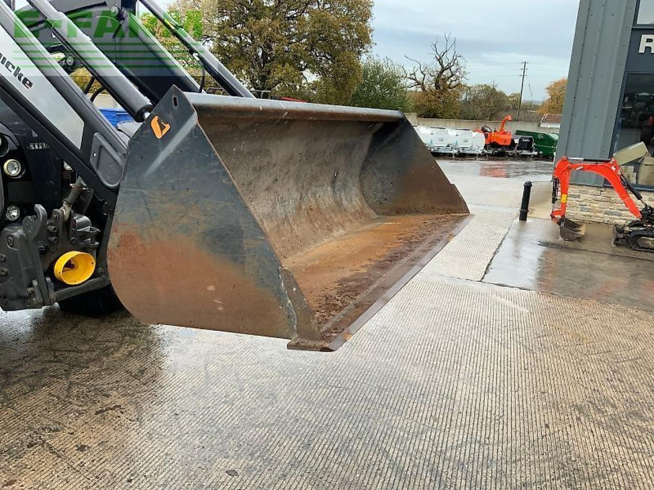 Tracteur agricole CLAAS arion 650 tractor (st24962)