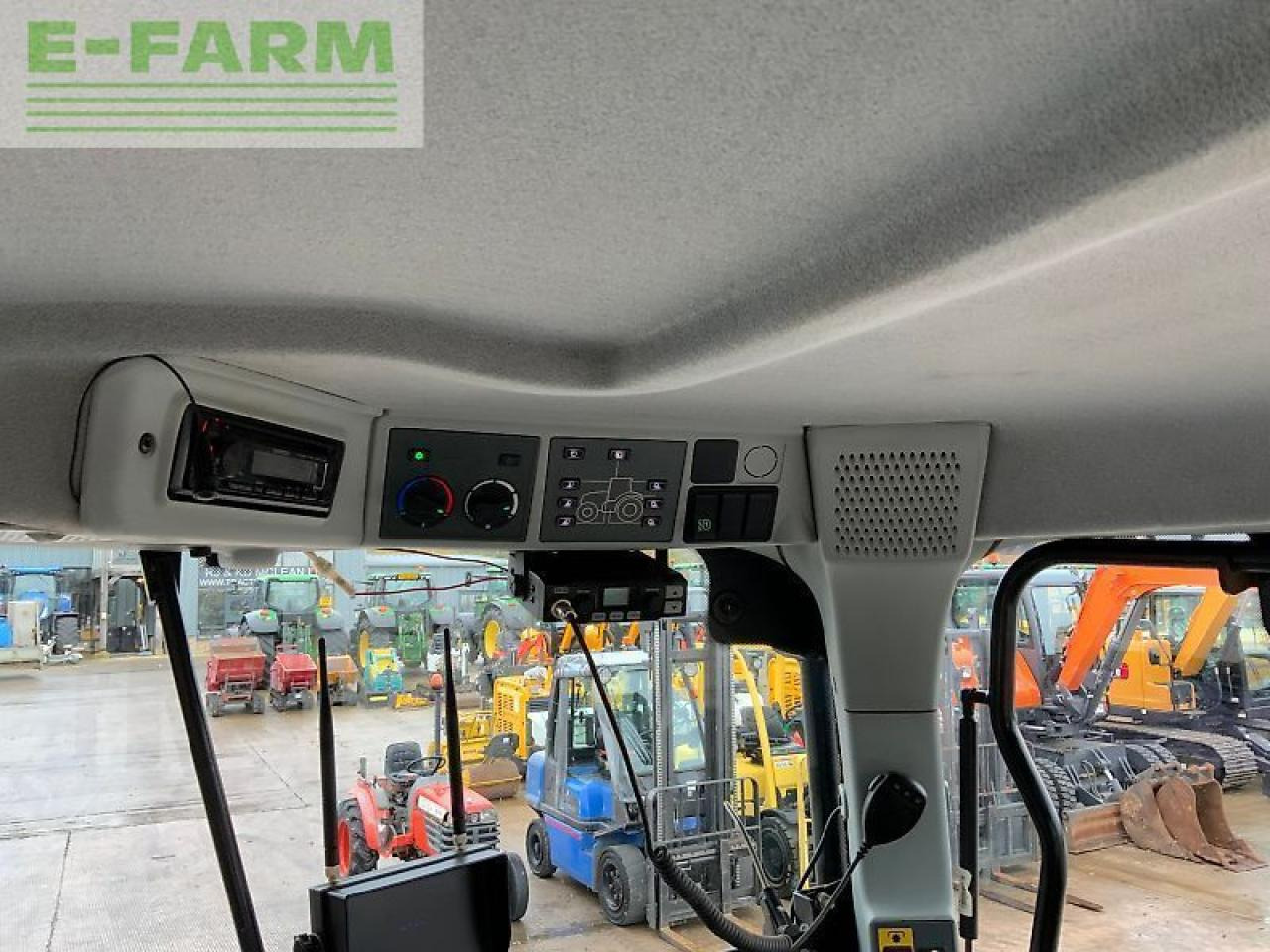 Tracteur agricole CLAAS arion 650 tractor (st24962)