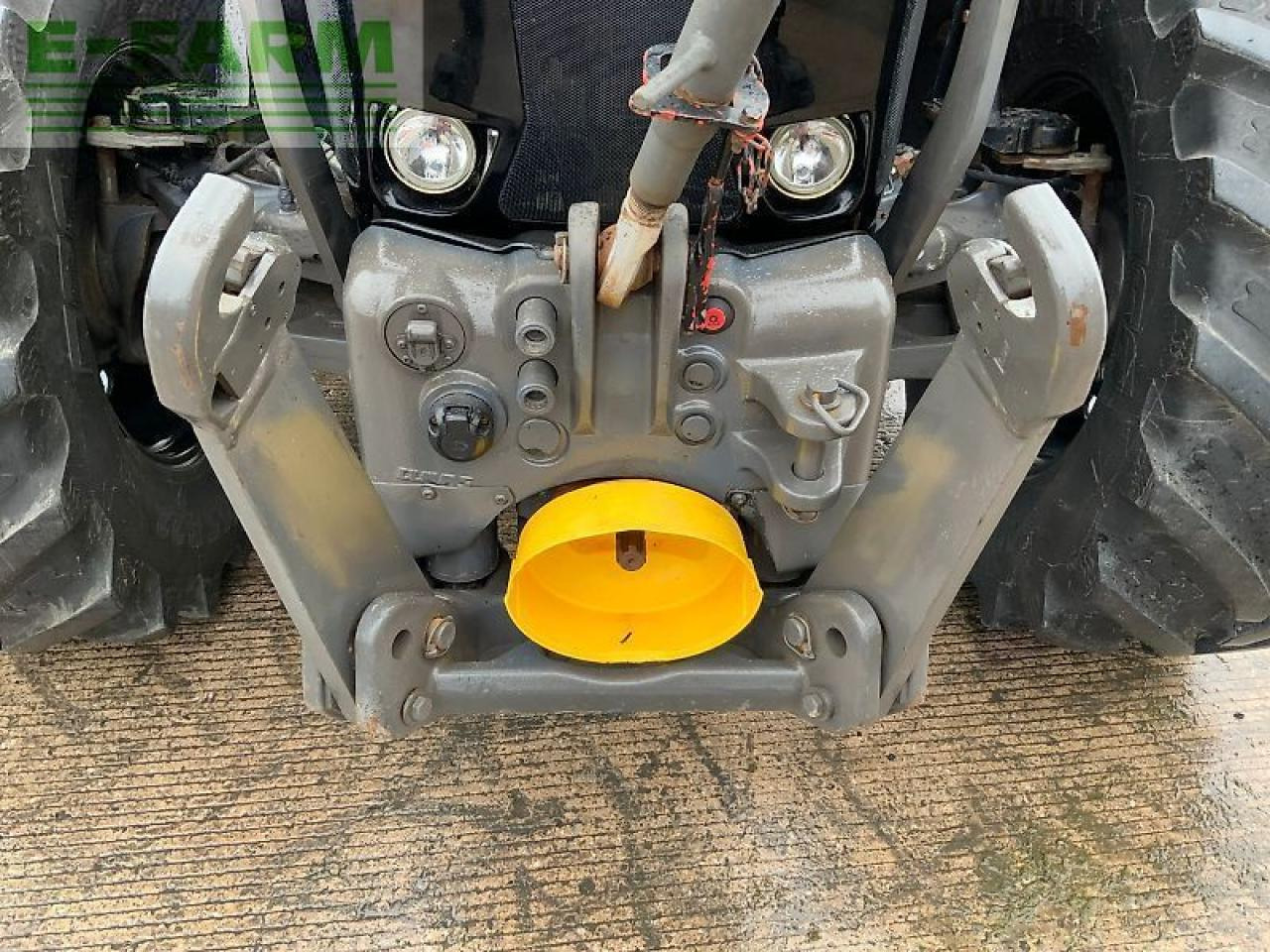 Tracteur agricole CLAAS arion 650 tractor (st24962)