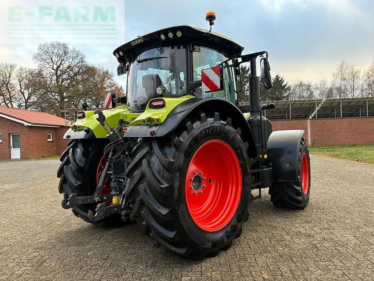 Tracteur agricole CLAAS arion 660