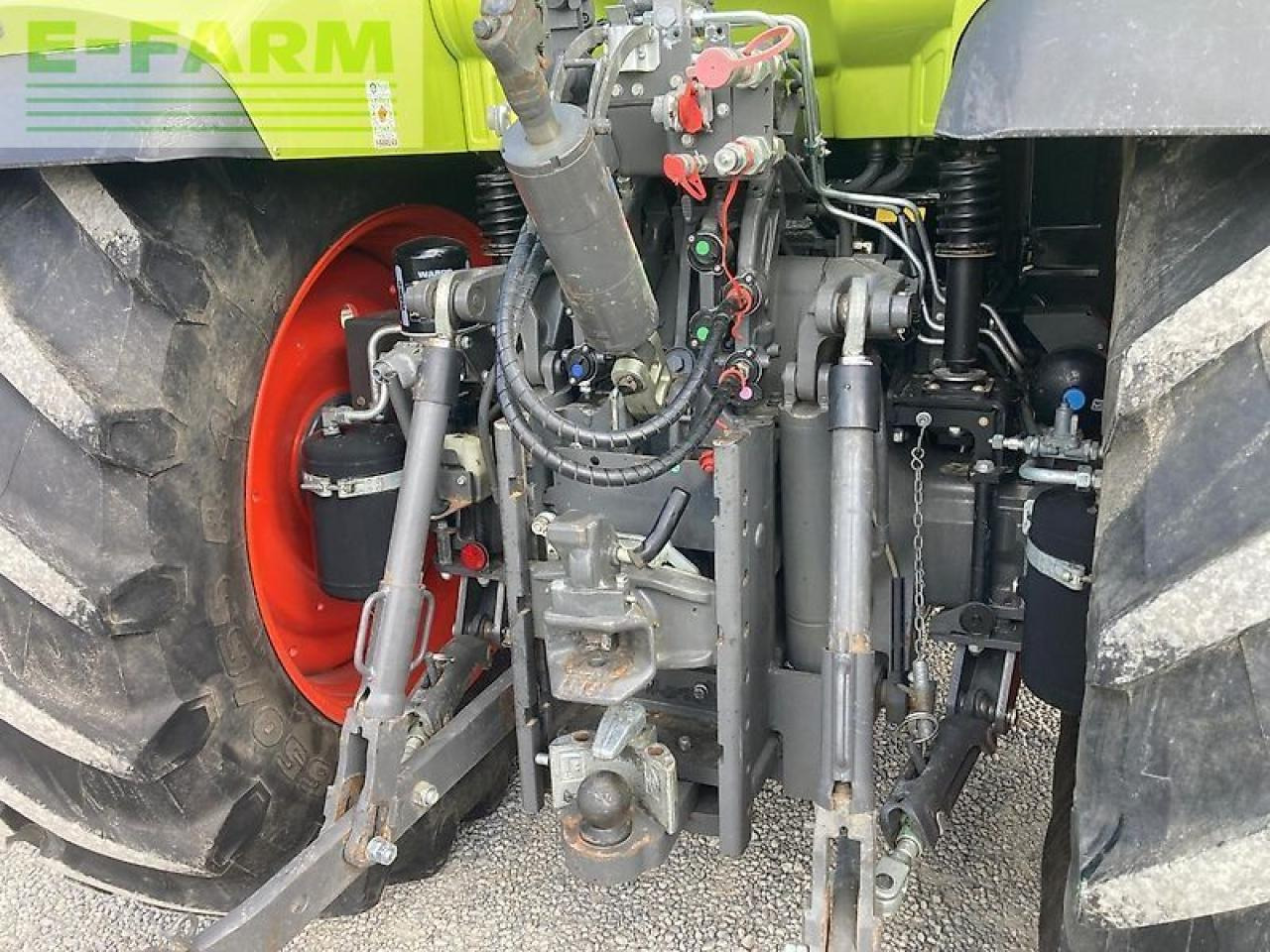 Tracteur agricole CLAAS arion 660 cmatic