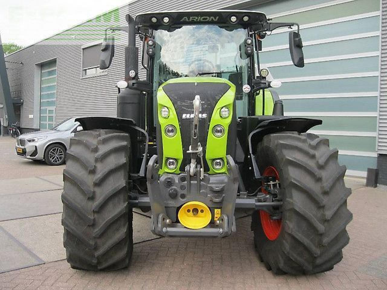 Tracteur agricole CLAAS arion 660 cmatic