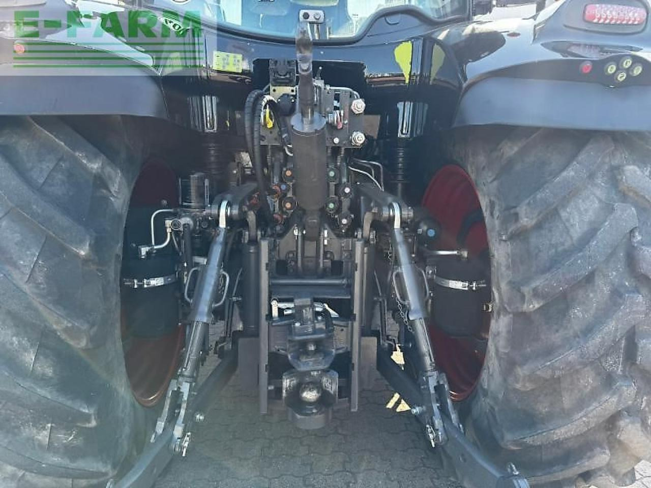 Tracteur agricole CLAAS arion 660 cmatic