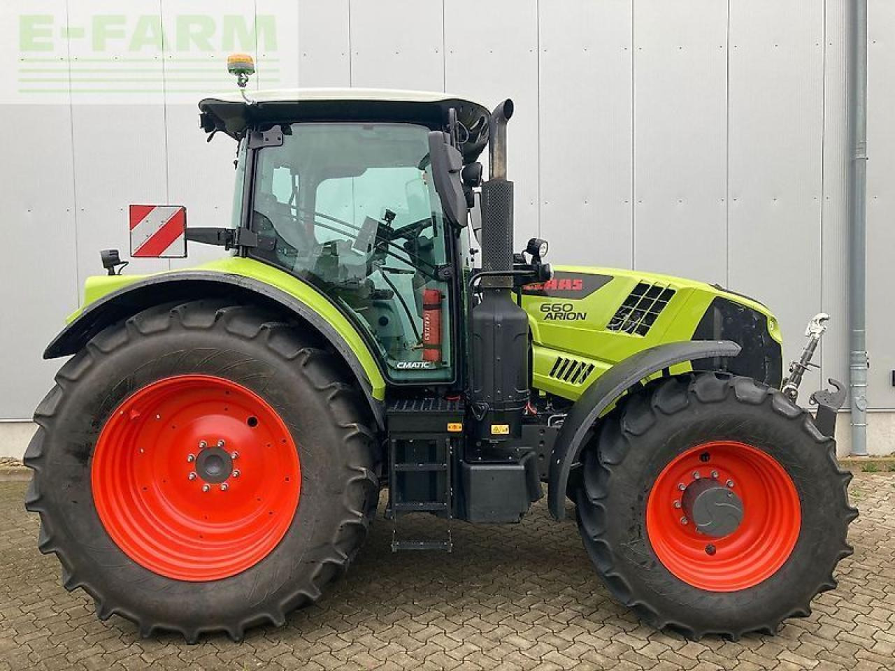 Tracteur agricole CLAAS arion 660 cmatic